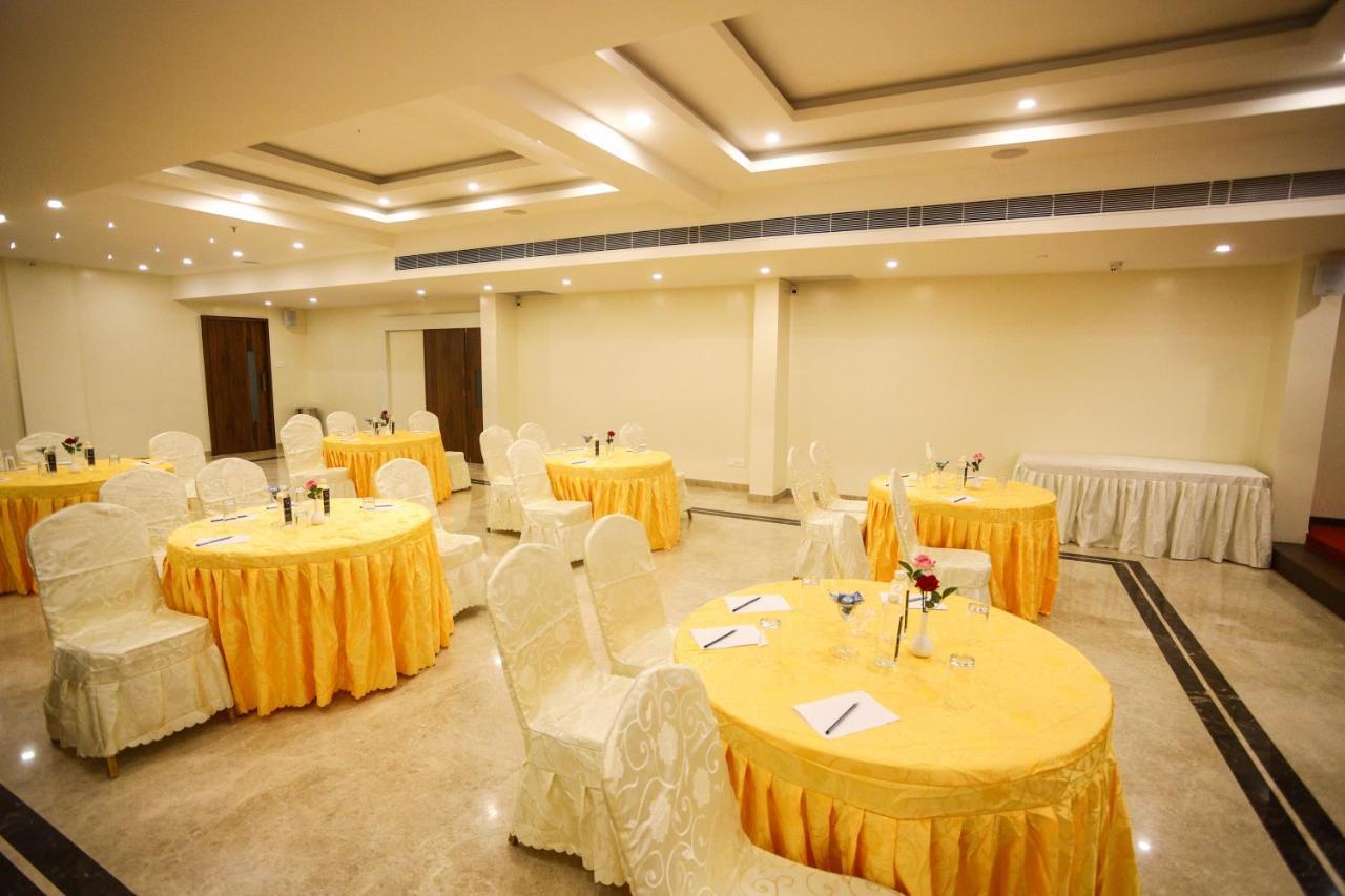 Cliff Embassy Banquet And Suites Шімоґа Екстер'єр фото